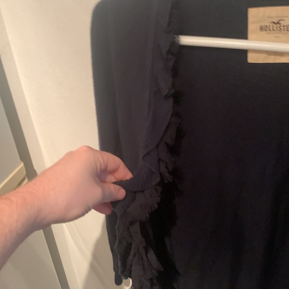 Super Cute Stylish Hollister Black light sweater w/frilly trim SZ Small - Picture 4 of 6